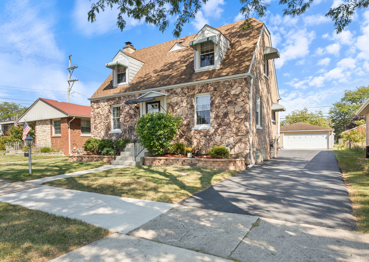 2215 South 9th Avenue North Riverside, IL 60546 - Photo 3 of 25