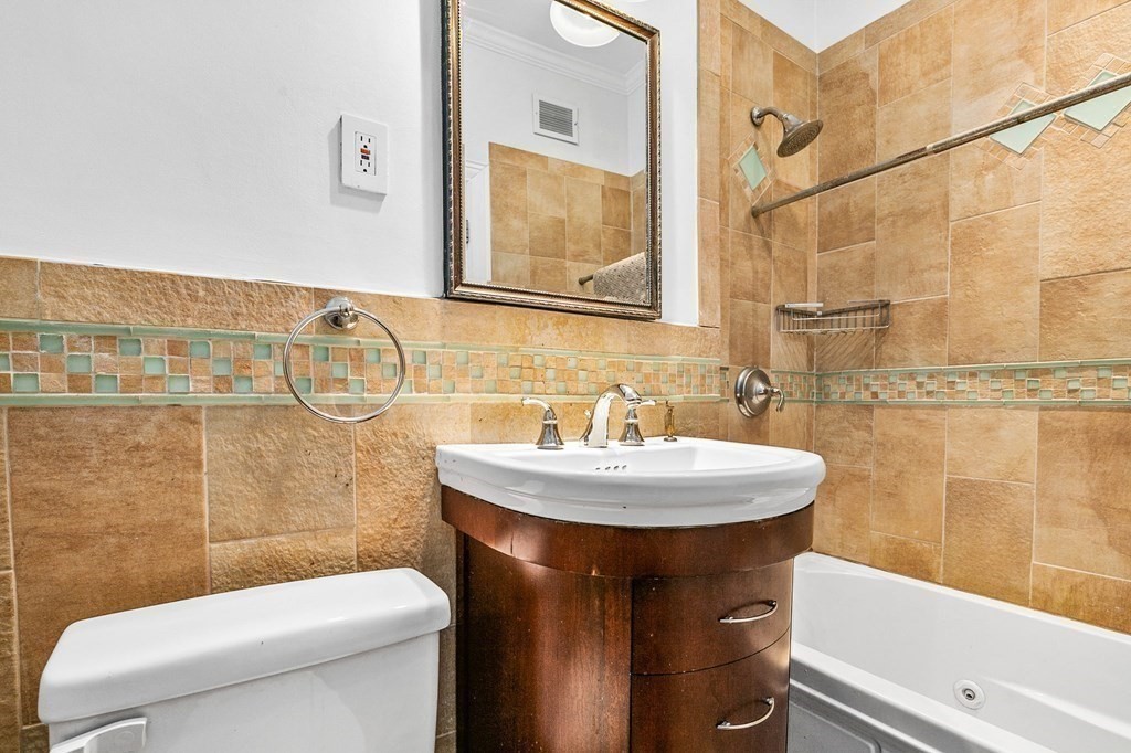 354 Beacon Street, Unit 5 Boston, MA 02116 - Photo 13 of 19