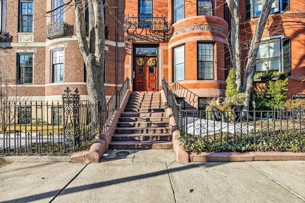 354 Beacon Street, Unit 5 Boston, MA 02116 - Photo 3 of 19