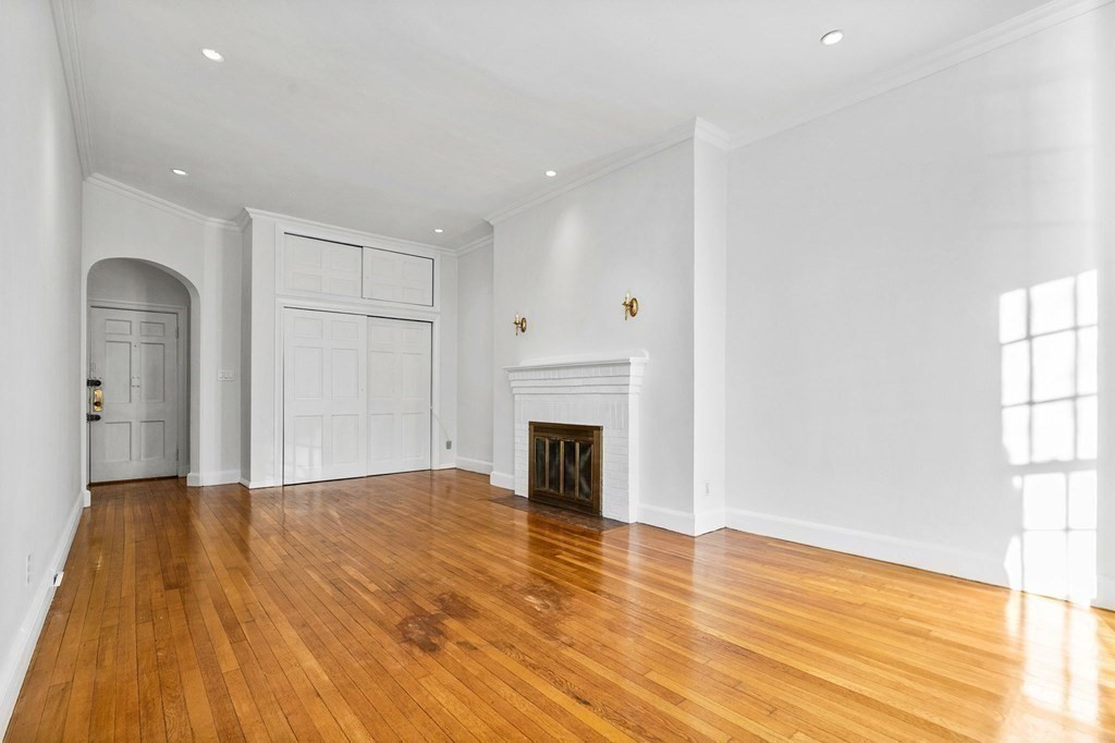354 Beacon Street, Unit 5 Boston, MA 02116 - Photo 8 of 19