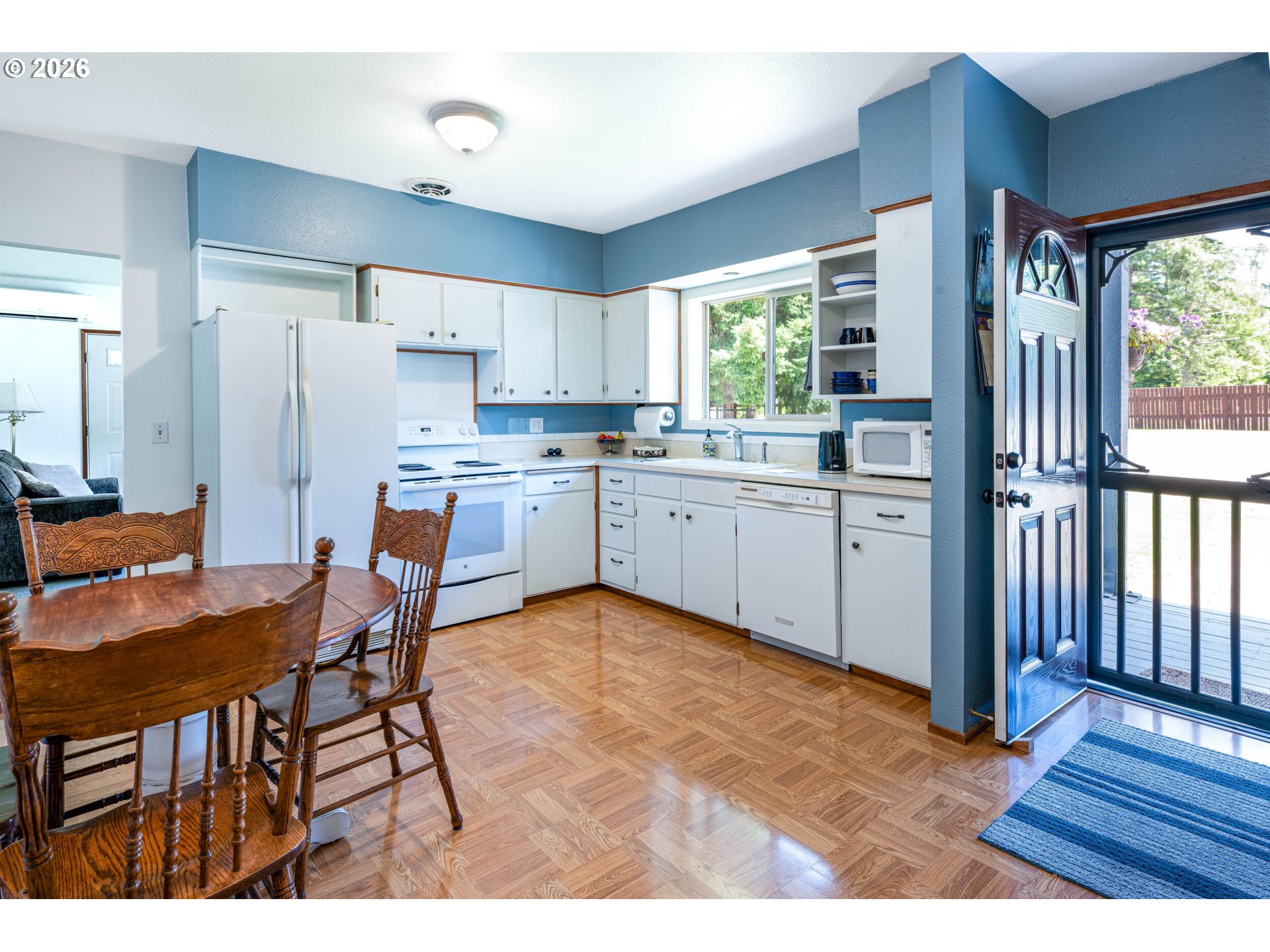 81018 Lost Creek Road Dexter, OR 97431 - Photo 11 of 39 Kitchen
