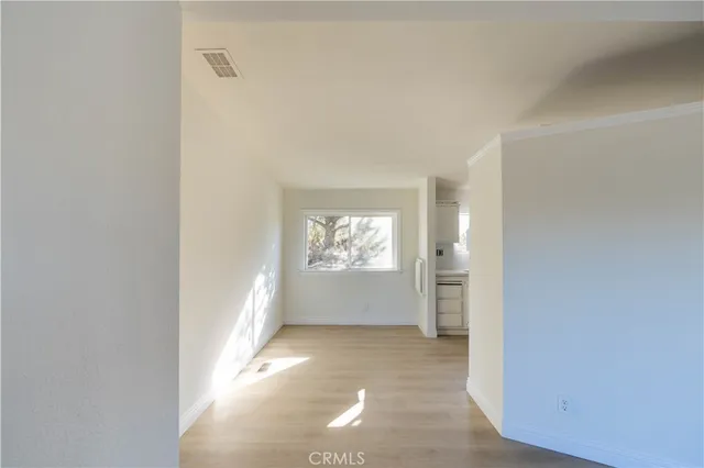 a view of empty room with window