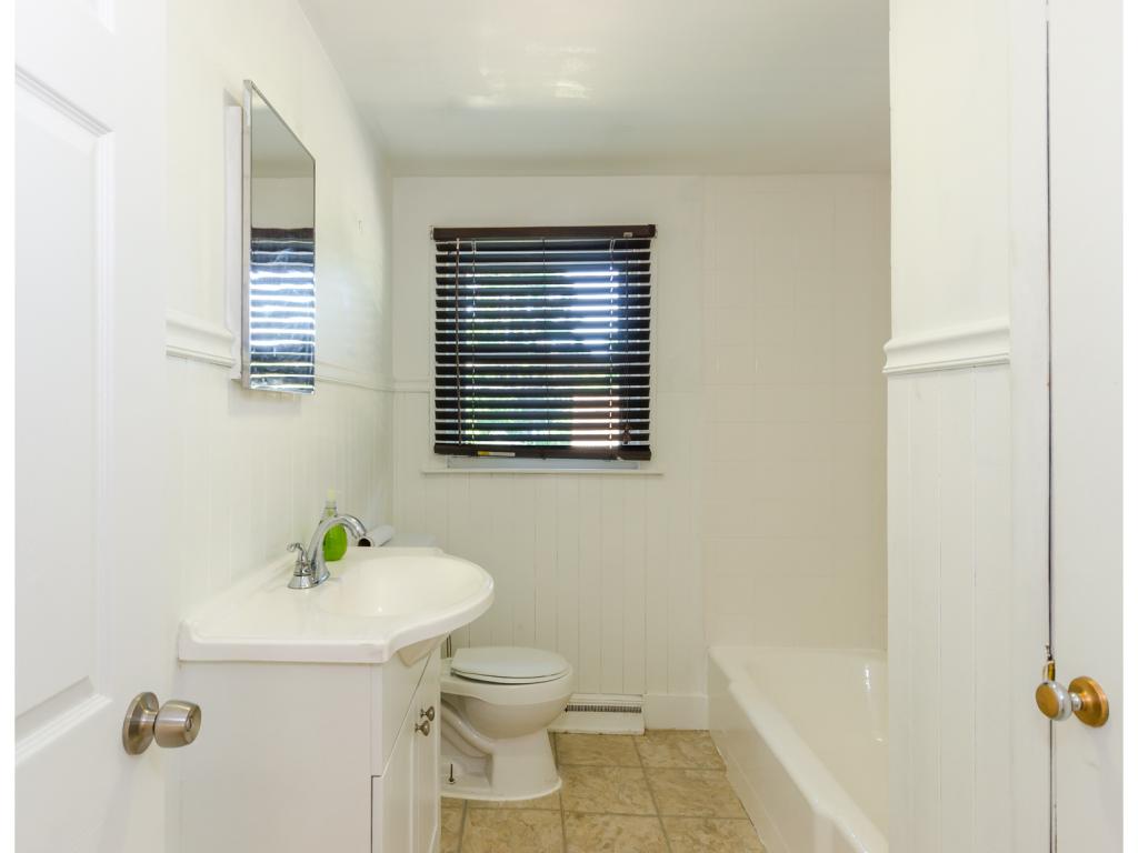 12 Conant Road Nashua, NH 03062 - Photo 16 of 31