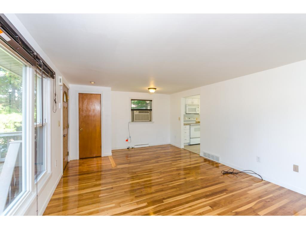 12 Conant Road Nashua, NH 03062 - Photo 5 of 31