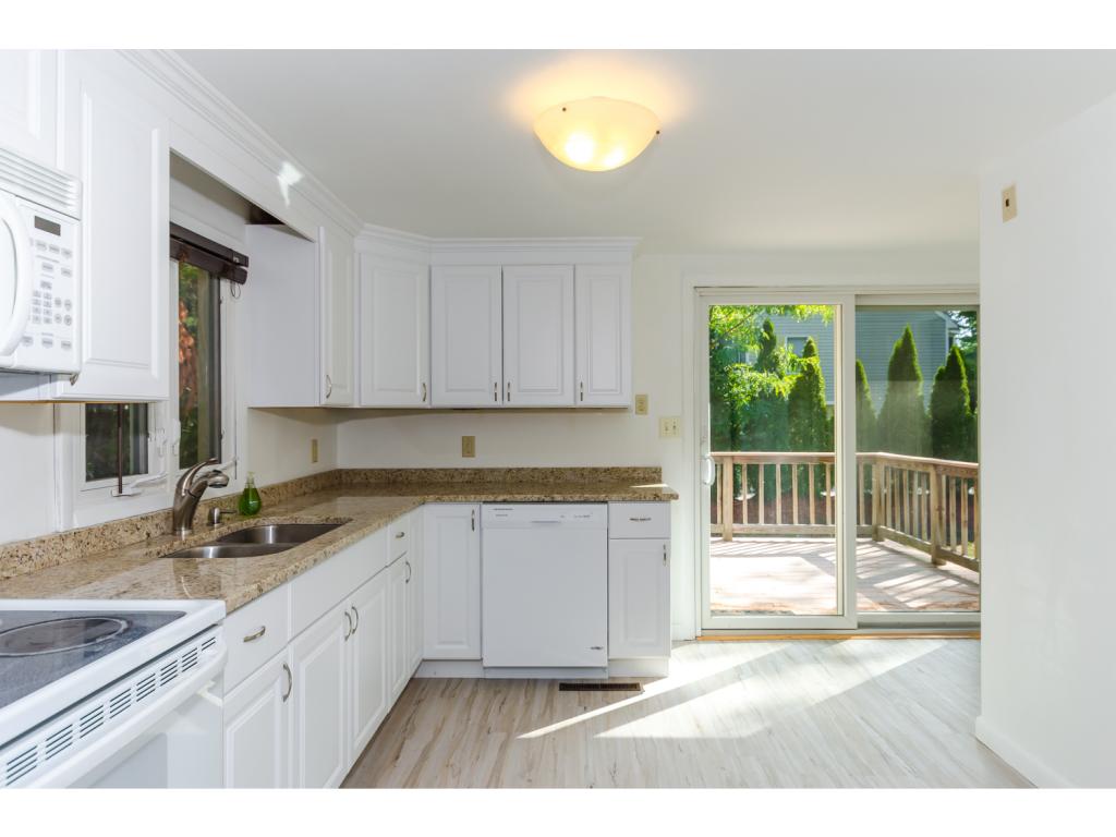 12 Conant Road Nashua, NH 03062 - Photo 6 of 31