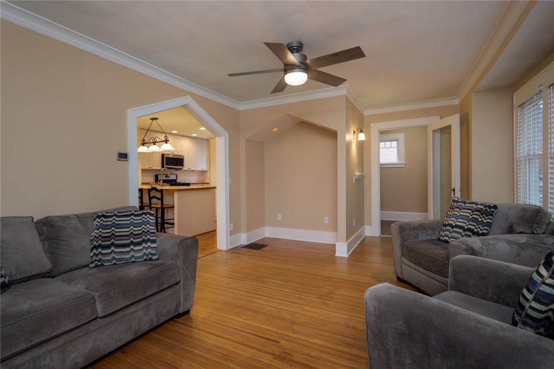 49 Orland Road Irondequoit, NY 14622 - Photo 4 of 37