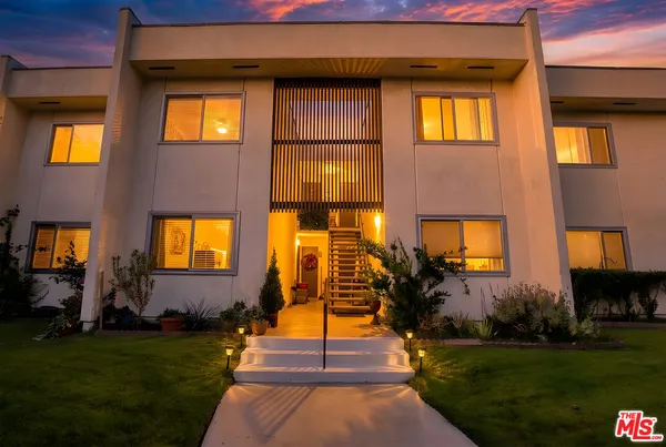 $349,000 | 11813 Runnymede Street, Unit 47, North Hollywood, CA 91605