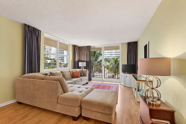 $359,000 | 1009 North Ocean Boulevard, Unit 312, Pompano Beach, FL 33062