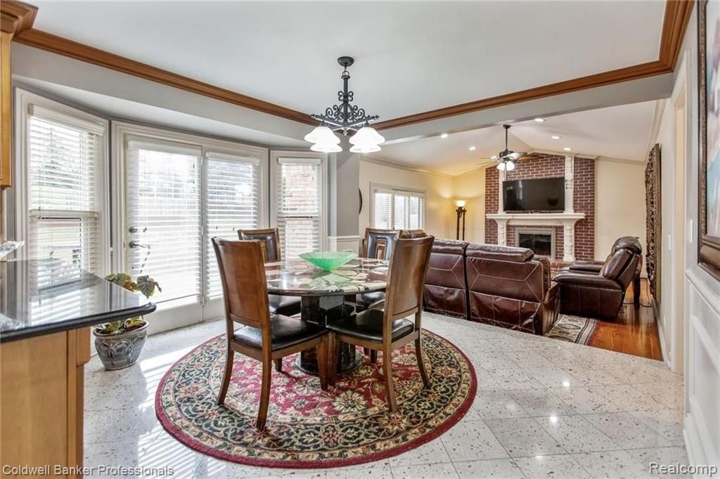 548 Rolling Green Circle Rochester Hills, MI 48309 - Photo 10 of 65