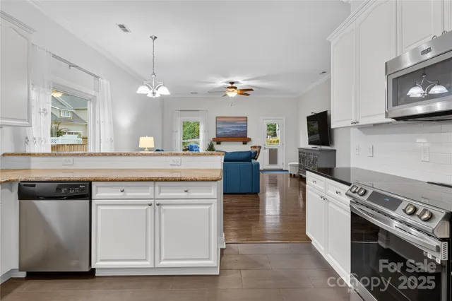 $580,000 | 20314 Colony Point Lane, Cornelius, NC 28031