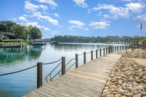 $569,000 | 20314 Colony Point Lane, Cornelius, NC 28031