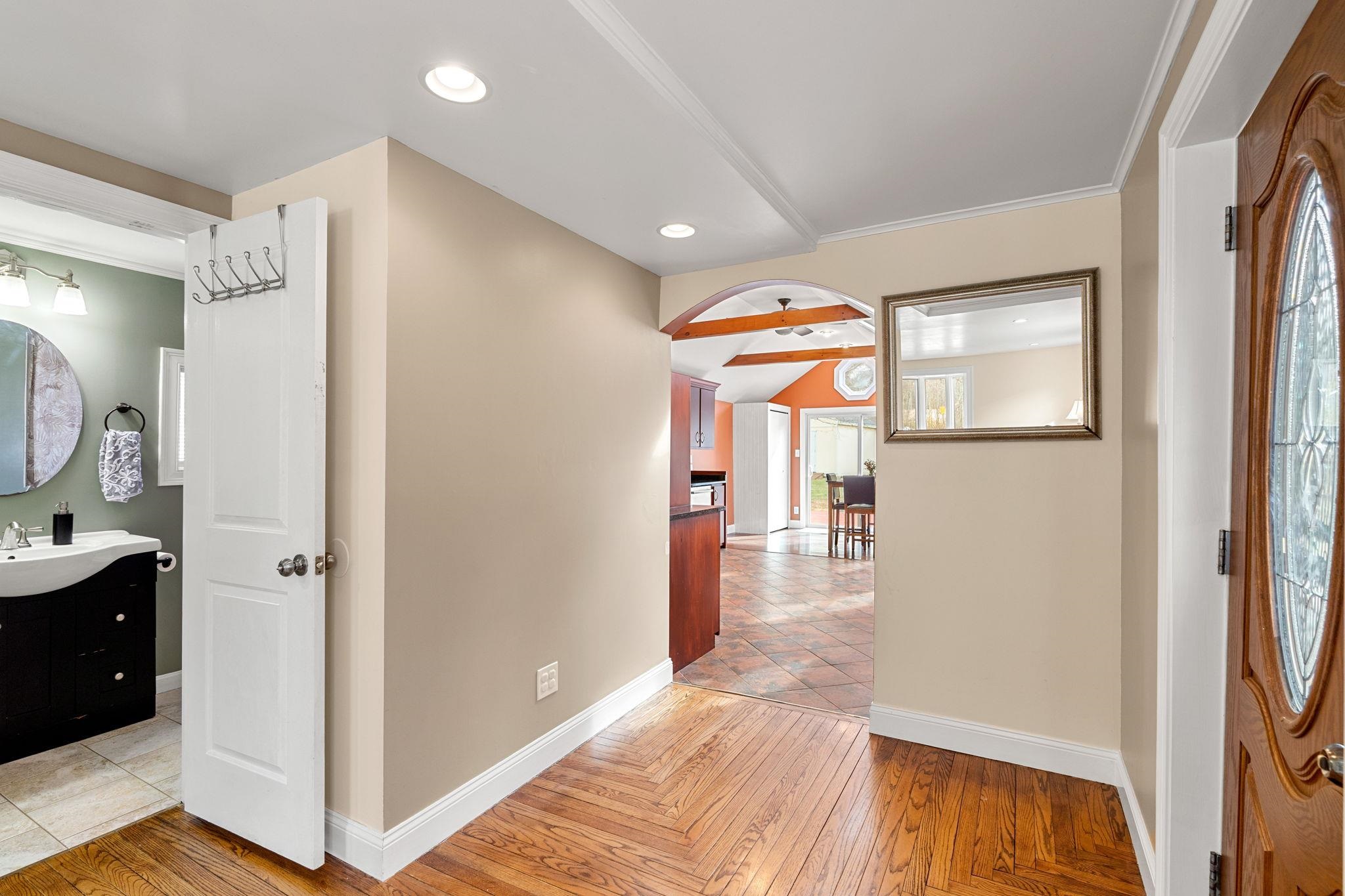 71 Old Rochester Road Dover, NH 03820 - Photo 15 of 40