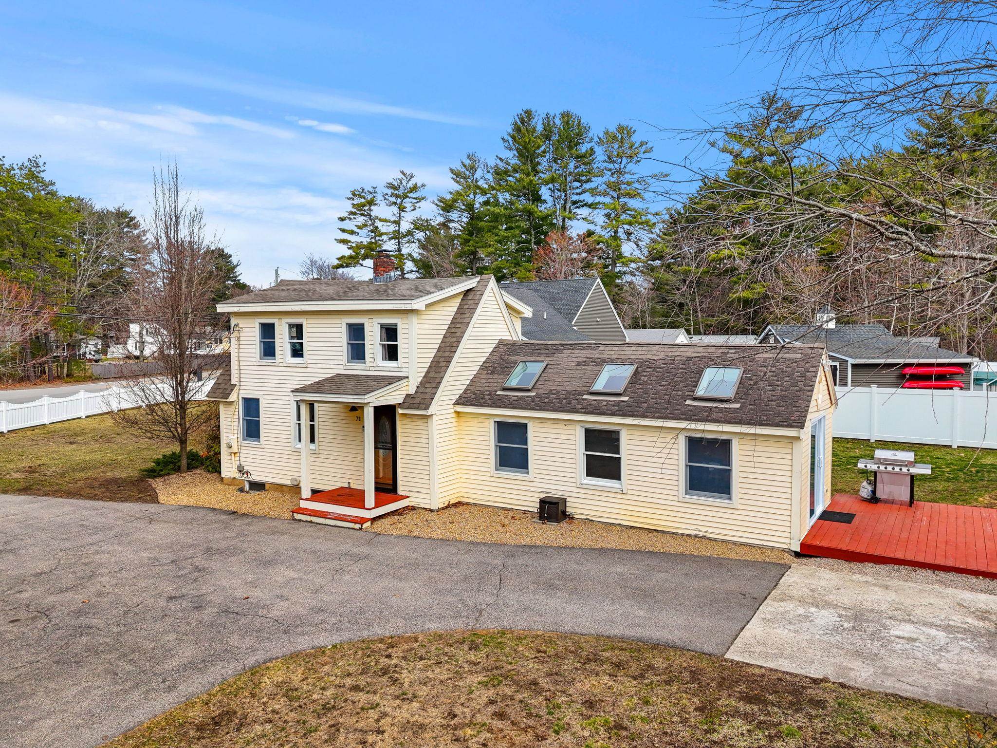 71 Old Rochester Road Dover, NH 03820 - Photo 2 of 40