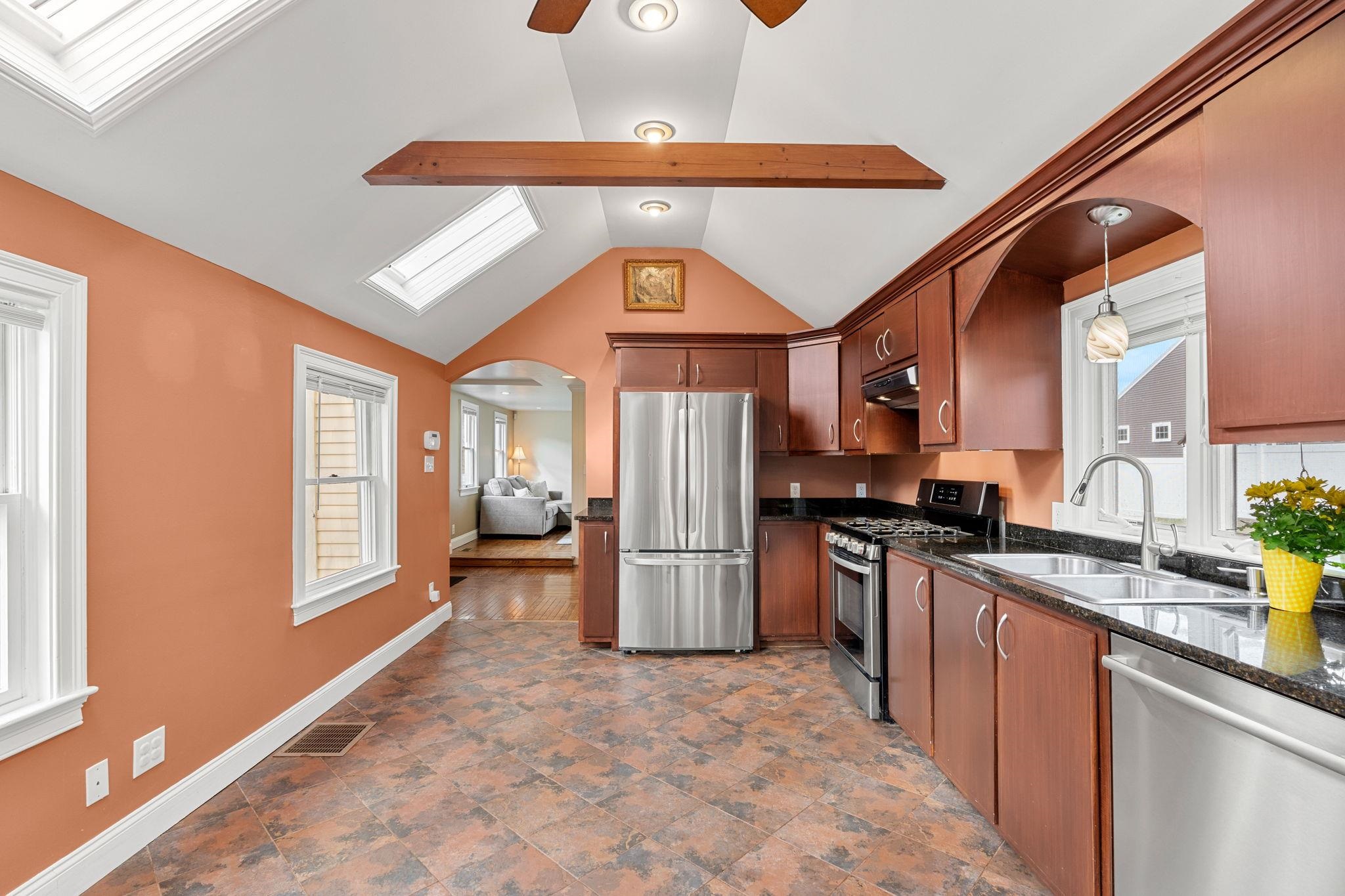 71 Old Rochester Road Dover, NH 03820 - Photo 6 of 40