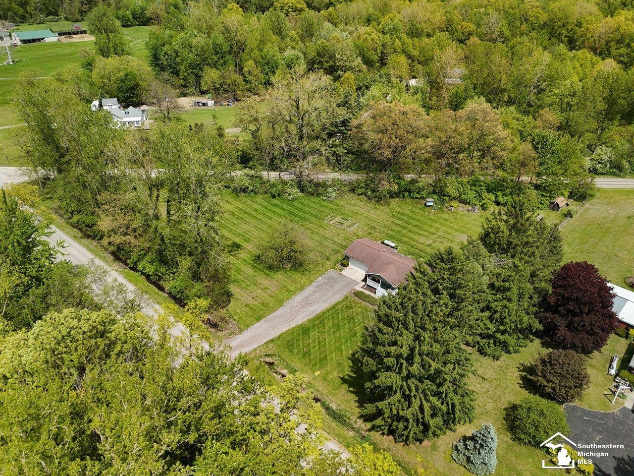 2037 Meanwell Road Dundee, MI 48131 - Photo 43 of 54