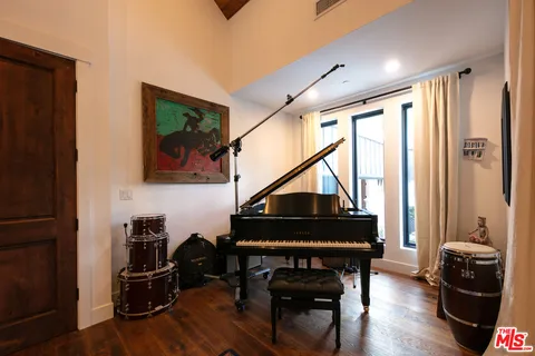 $2,395,000 | 28960 Crags Drive, Agoura Hills, CA 91301