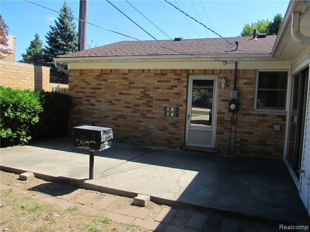 24011 Meadowbrook Road Novi, MI 48375 - Photo 19 of 27