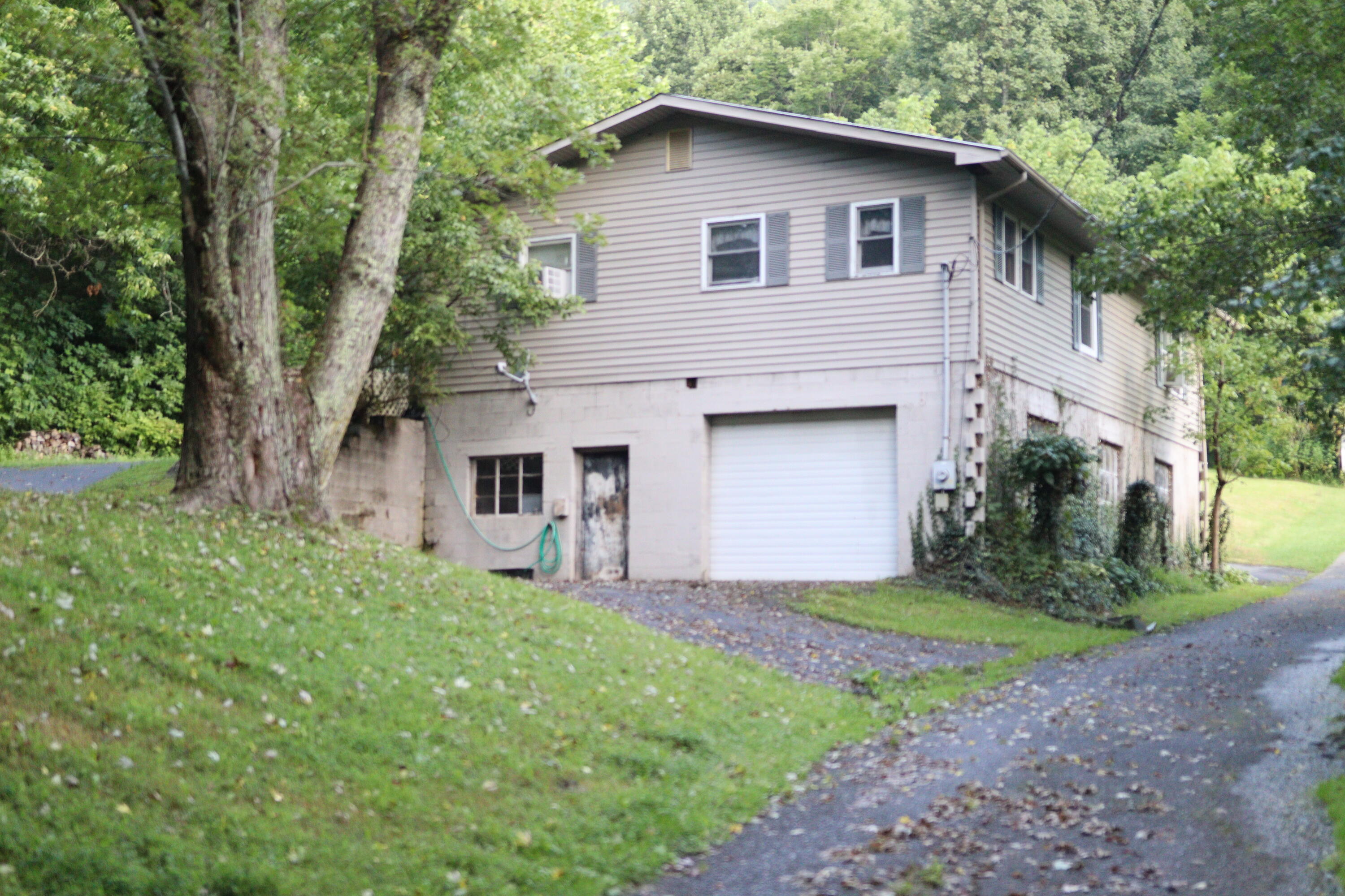 109 Mac Powers Road Unicoi, TN 37692 - Photo 1 of 38 IMG_1822