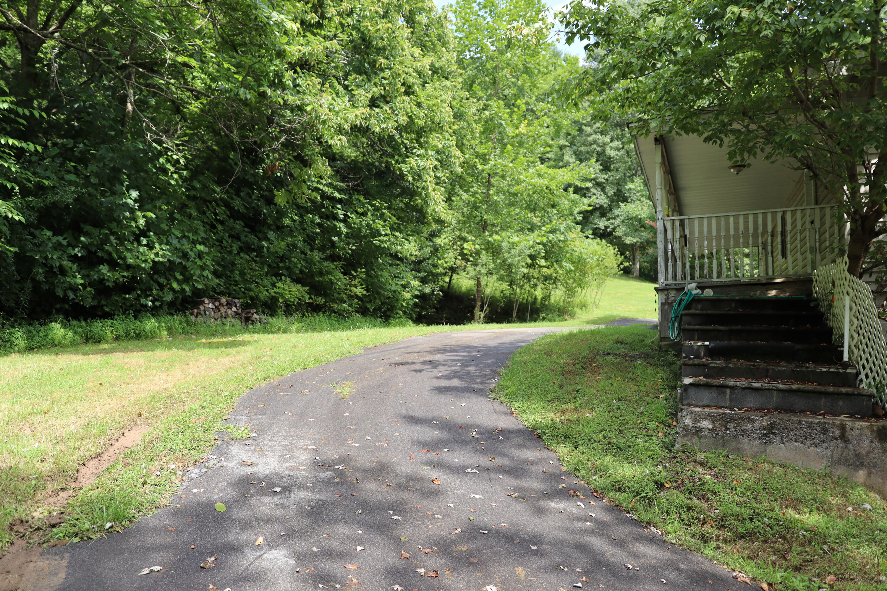 109 Mac Powers Road Unicoi, TN 37692 - Photo 14 of 38 IMG_1938