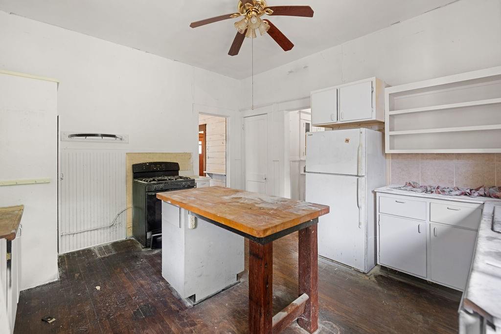 903 4th Street Southwest Paris, TX 75460 - Photo 4 of 29