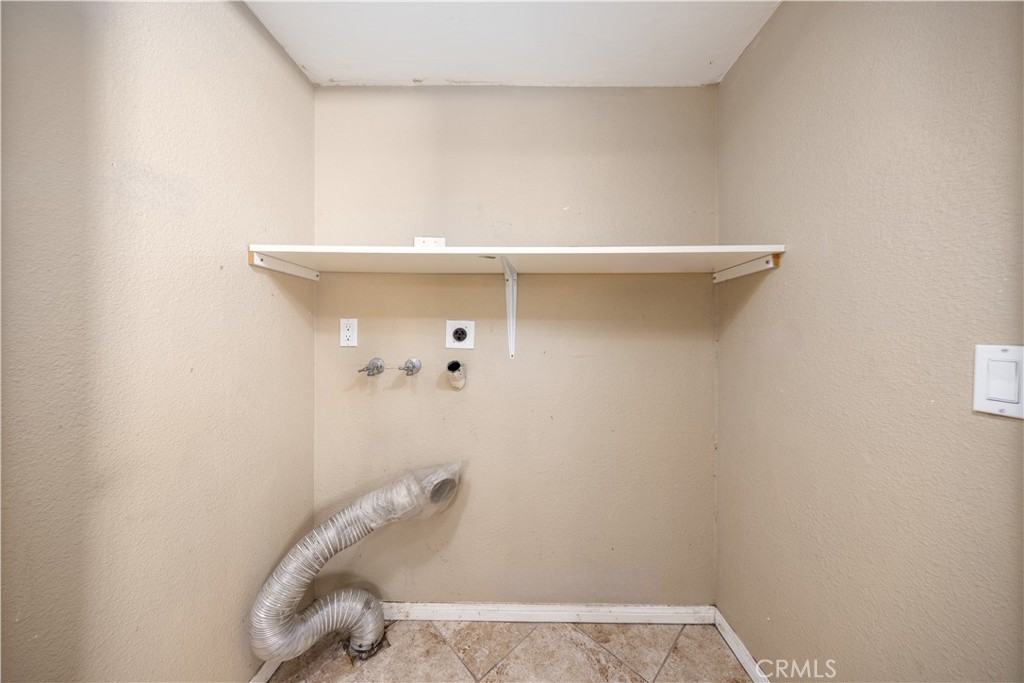 21 Country Mile Road Pomona, CA 91766 - Photo 11 of 18 a view of small space