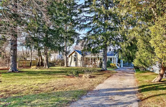 $3,500 | 18 Orchard Avenue, Barrington, RI 02806