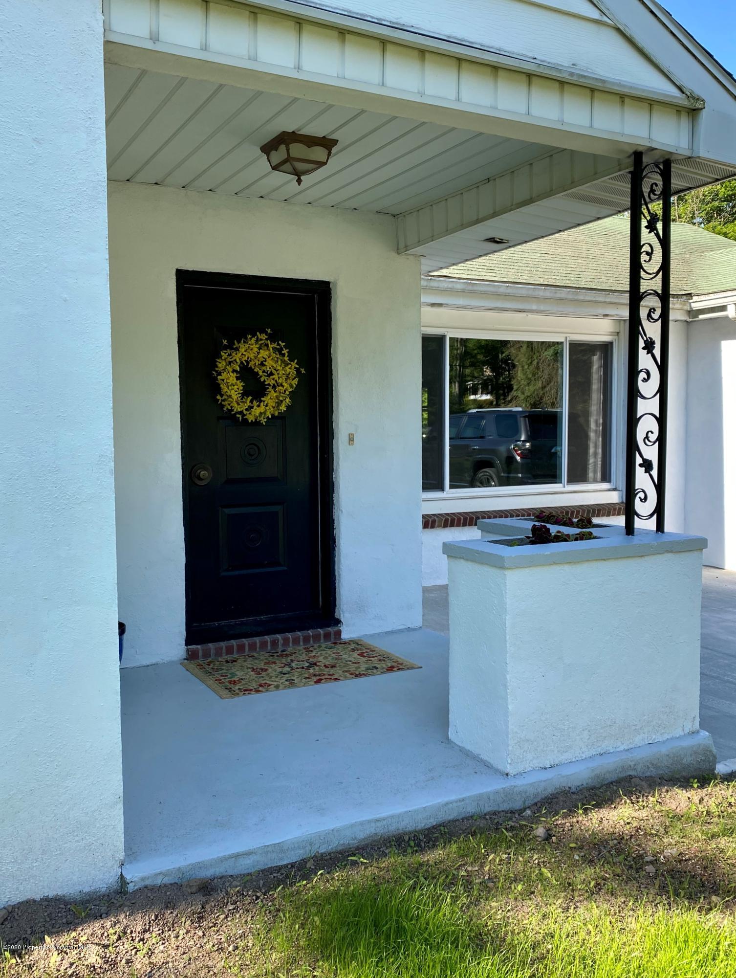 28 Farischon Road Moscow, PA 18444 - Photo 3 of 25 Gallery Image 3