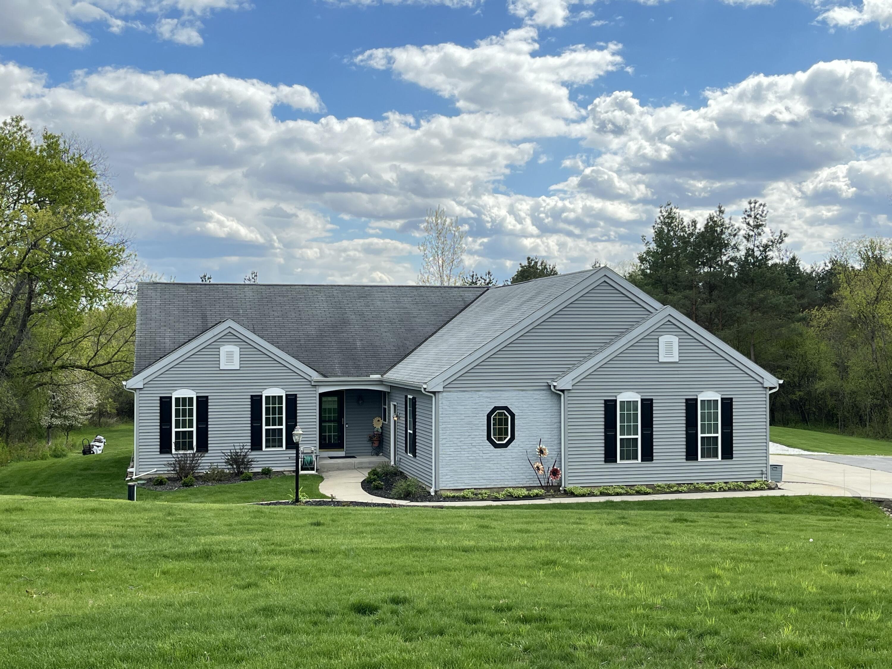 10155 West Oakwood Road Franklin, WI 53132 - Photo 33 of 40 Ranch home
