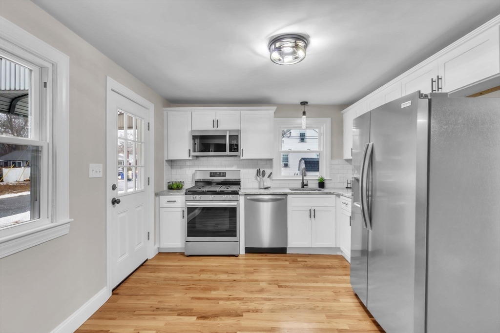 118 Ontario Street Springfield, MA 01104 - Photo 8 of 24 Gallery Image 8