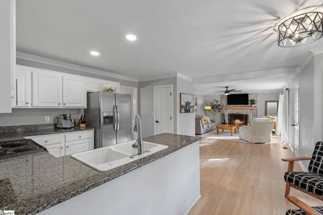 $398,500 | 1106 Willow Branch Drive, Simpsonville, SC 29680