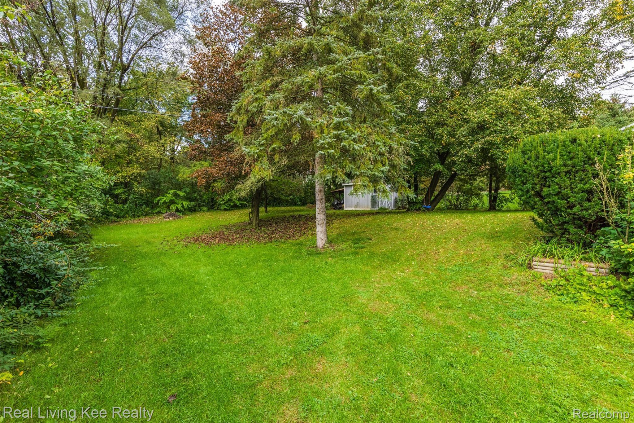 2448 Cole Road Lake Orion, MI 48362 - Photo 28 of 28 2448 Cole Rd-23.jpg