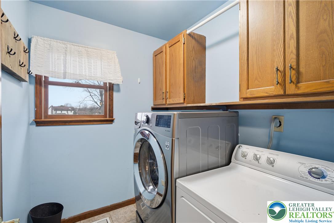 2160 Kecks Road Fogelsville, PA 18051 - Photo 35 of 58 a utility room with dryer and washer