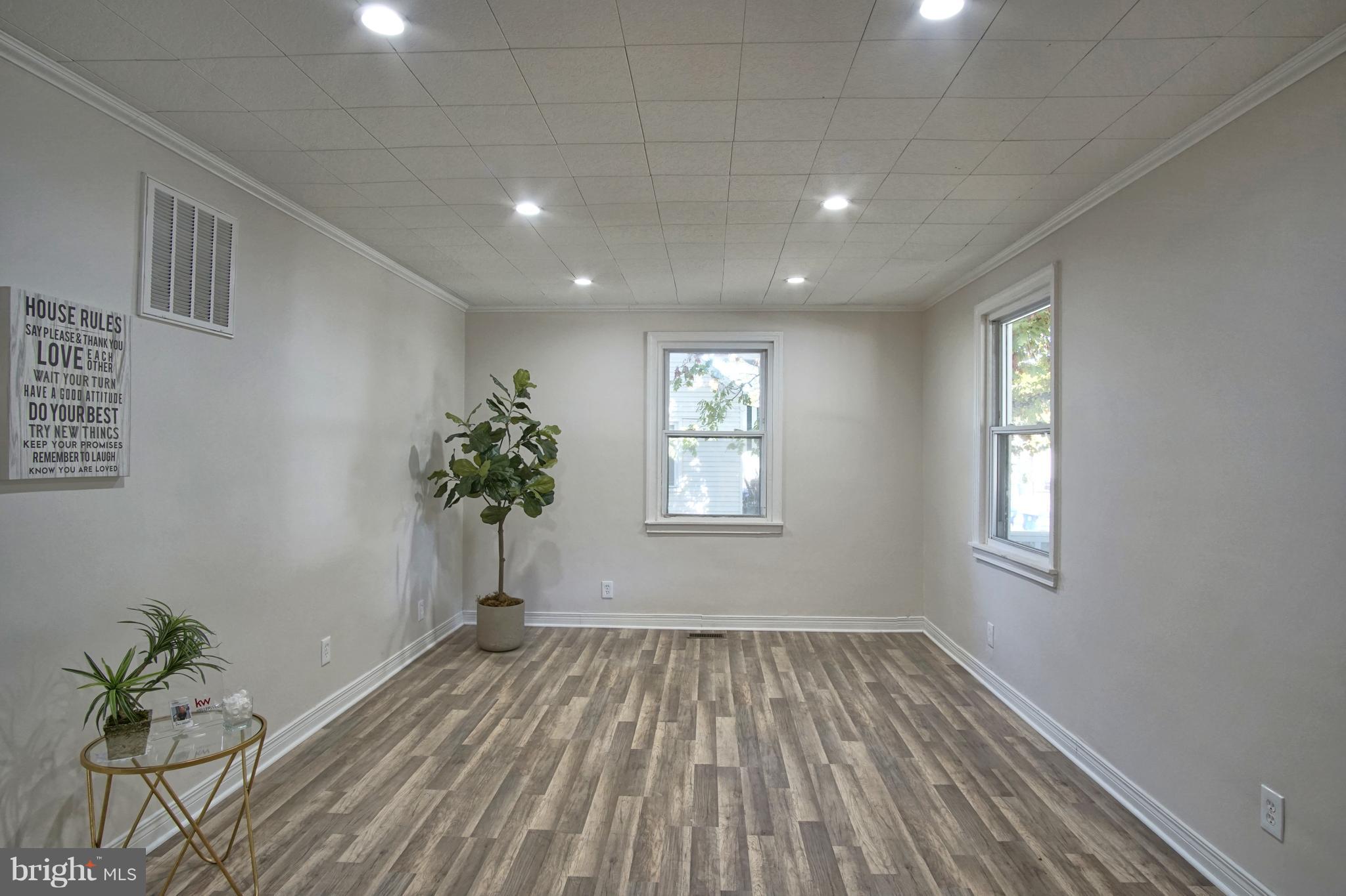 4503 Morgan Road Morningside, MD 20746 - Photo 3 of 20 Bright and light living room