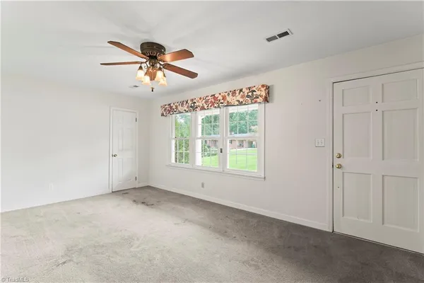 $289,500 | 320 Forest Park Drive, Denton, NC 27239