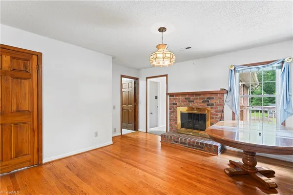 $289,500 | 320 Forest Park Drive, Denton, NC 27239