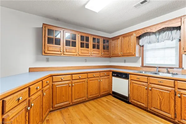 $289,500 | 320 Forest Park Drive, Denton, NC 27239
