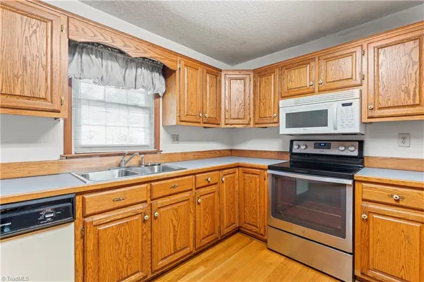 $289,500 | 320 Forest Park Drive, Denton, NC 27239