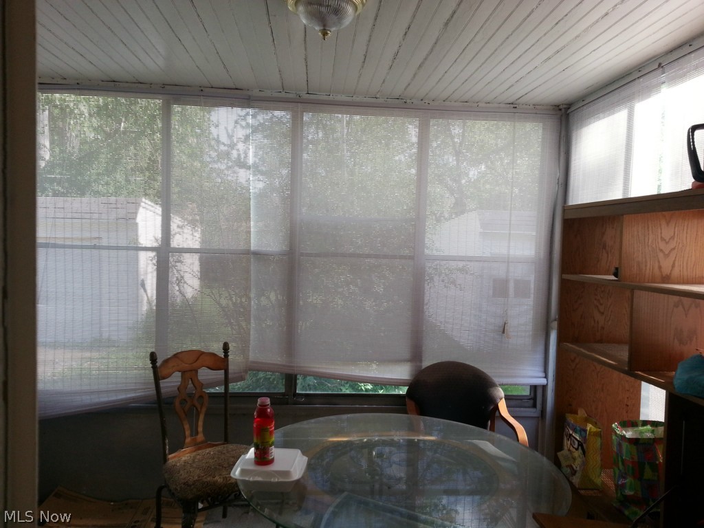 3582 Harvey Road Cleveland, OH 44118 - Photo 7 of 9 SUN ROOM