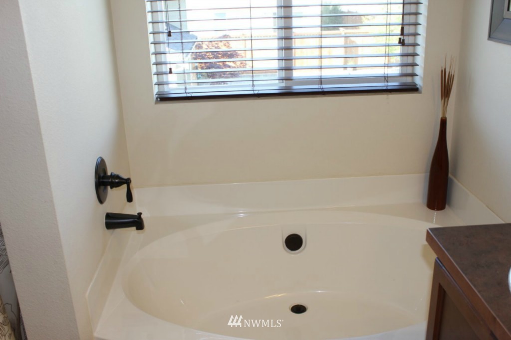 5030 Northeast 3rd Street Renton, WA 98059 - Photo 15 of 17