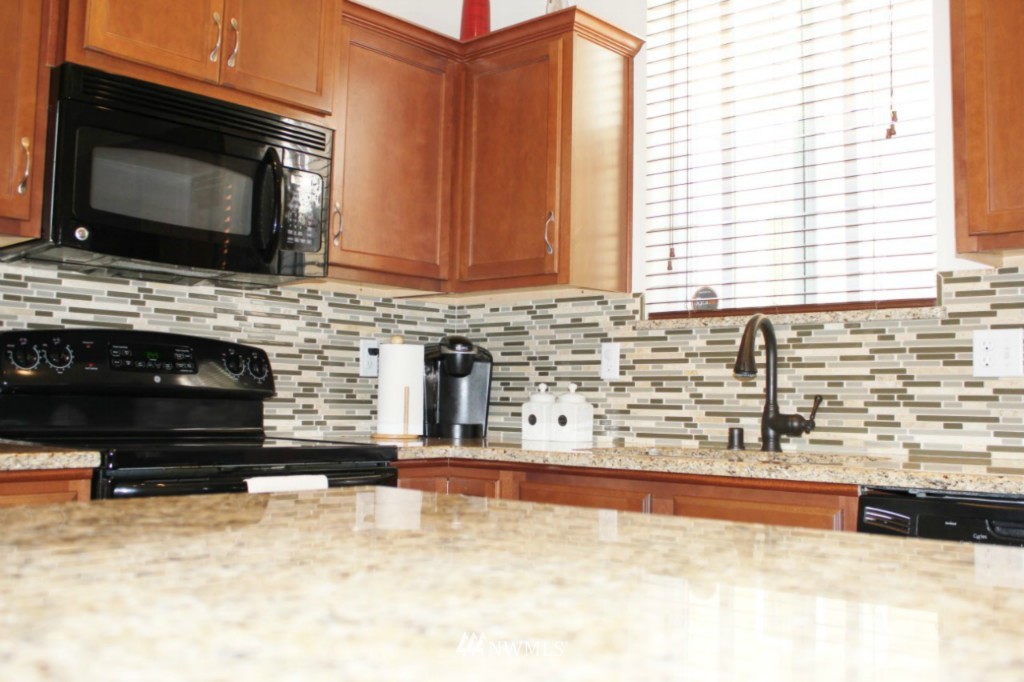 5030 Northeast 3rd Street Renton, WA 98059 - Photo 5 of 17