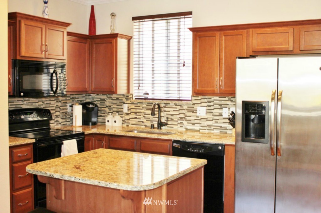 5030 Northeast 3rd Street Renton, WA 98059 - Photo 6 of 17