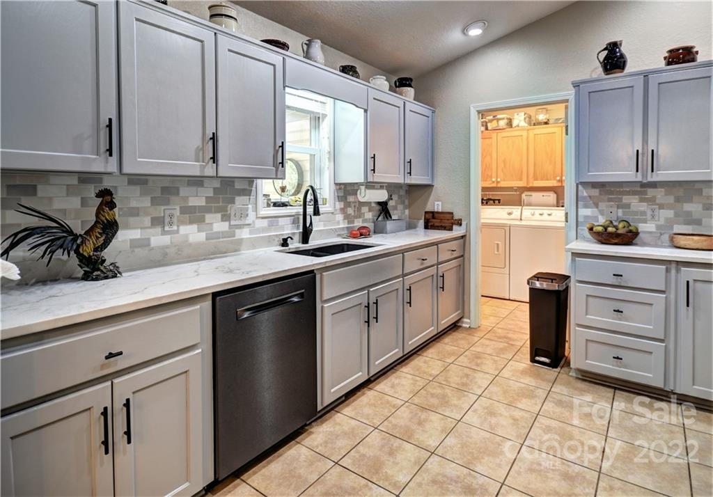 84 Broadview Road Waynesville, NC 28786 - Photo 2 of 35 Gallery Image 2