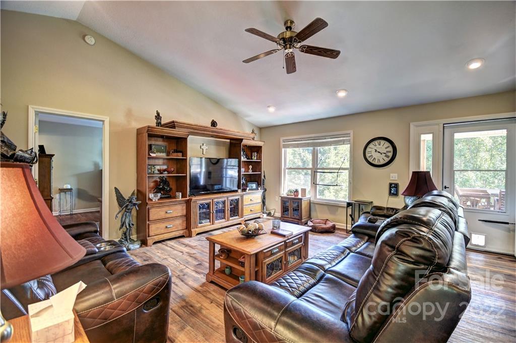 84 Broadview Road Waynesville, NC 28786 - Photo 3 of 35 Gallery Image 3