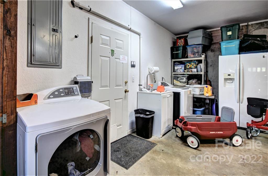 84 Broadview Road Waynesville, NC 28786 - Photo 33 of 35 Gallery Image 33