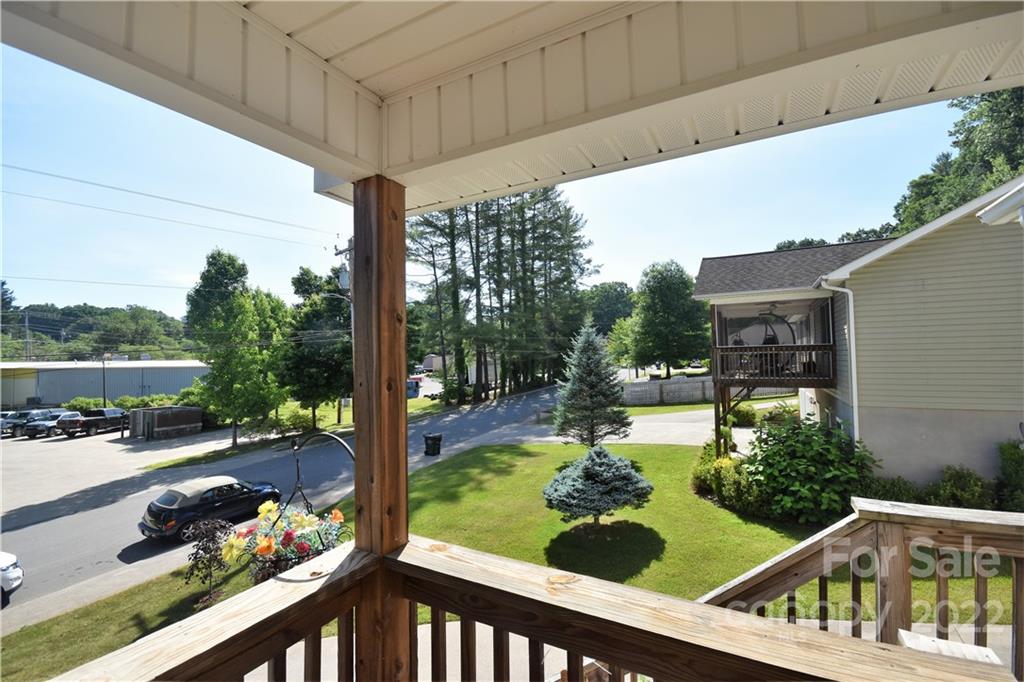 84 Broadview Road Waynesville, NC 28786 - Photo 9 of 35 Gallery Image 9