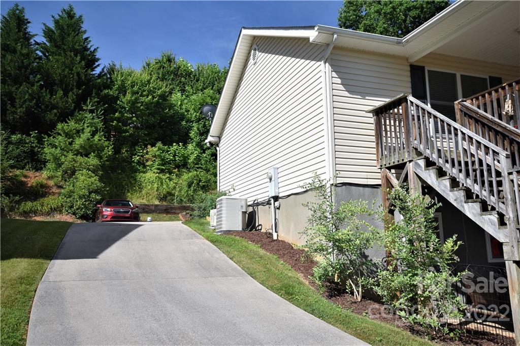 84 Broadview Road Waynesville, NC 28786 - Photo 10 of 35 Gallery Image 10