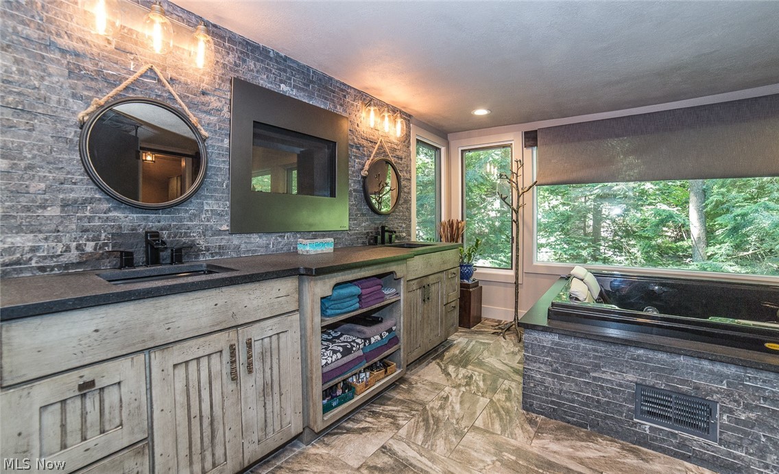38050 Jackson Road Chagrin Falls, OH 44022 - Photo 19 of 33 Gallery Image 19