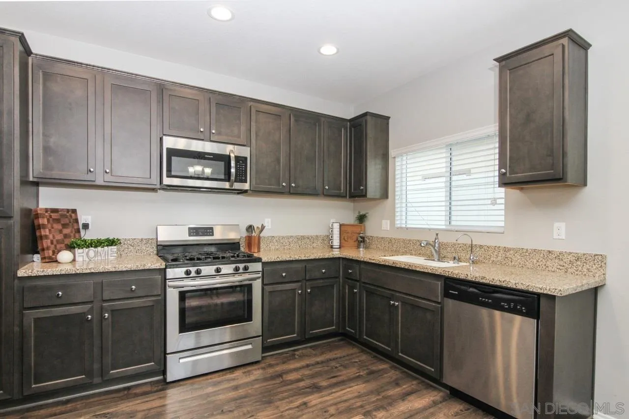 210 Oberlander Way Fallbrook, CA 92028 - Photo 3 of 48 Gallery Image 3
