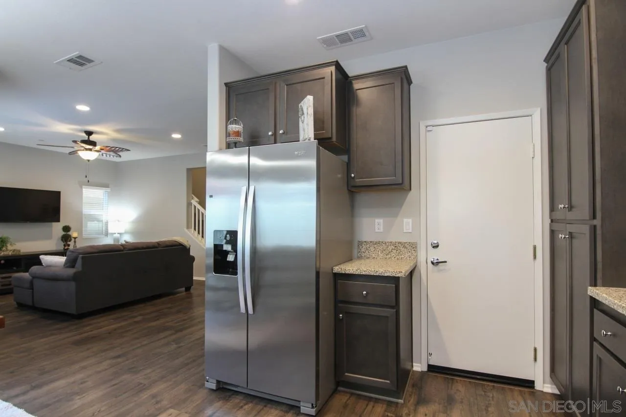 210 Oberlander Way Fallbrook, CA 92028 - Photo 5 of 48 Gallery Image 5