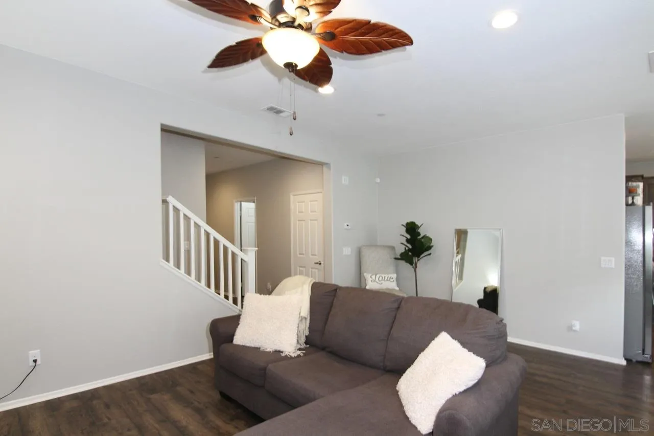 210 Oberlander Way Fallbrook, CA 92028 - Photo 8 of 48 Gallery Image 8